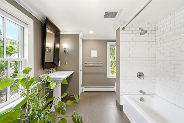 43 Hayes Ave, Lexington, MA 02420