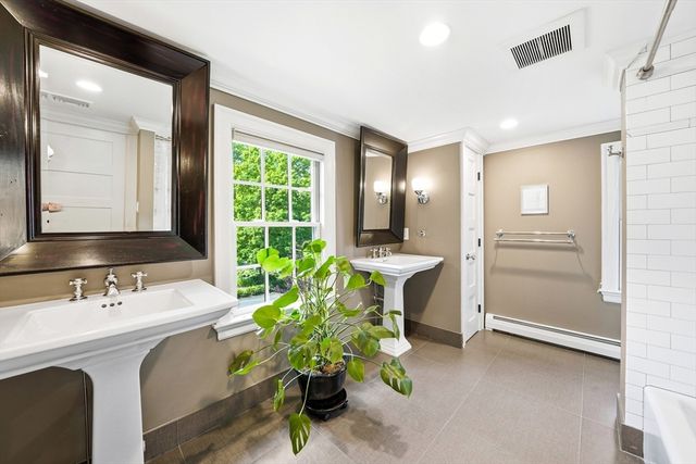 43 Hayes Ave, Lexington, MA 02420