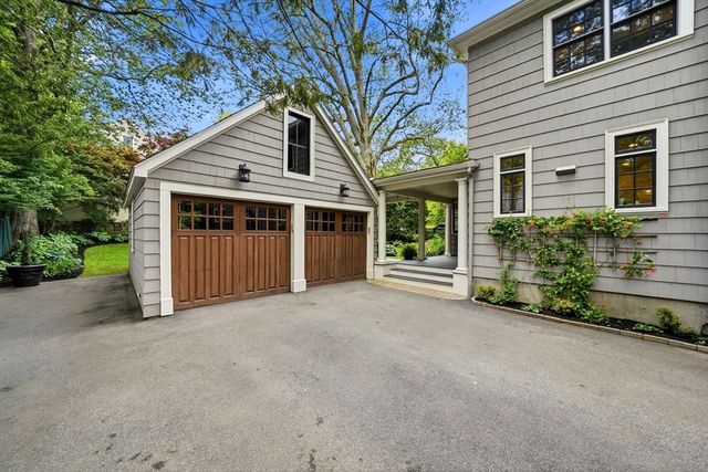 43 Hayes Ave, Lexington, MA 02420