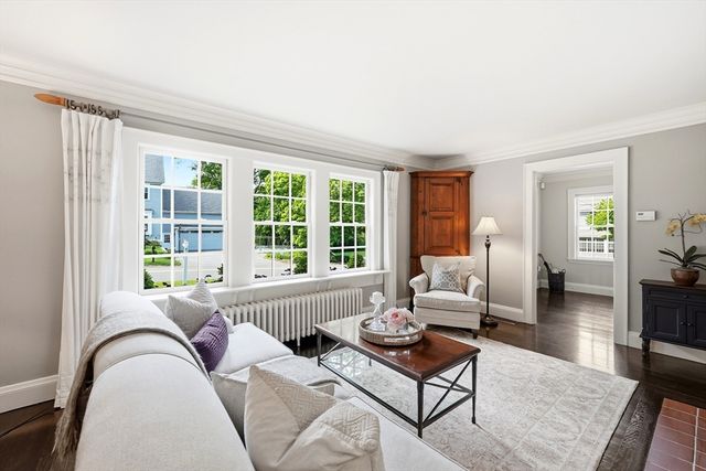 43 Hayes Ave, Lexington, MA 02420