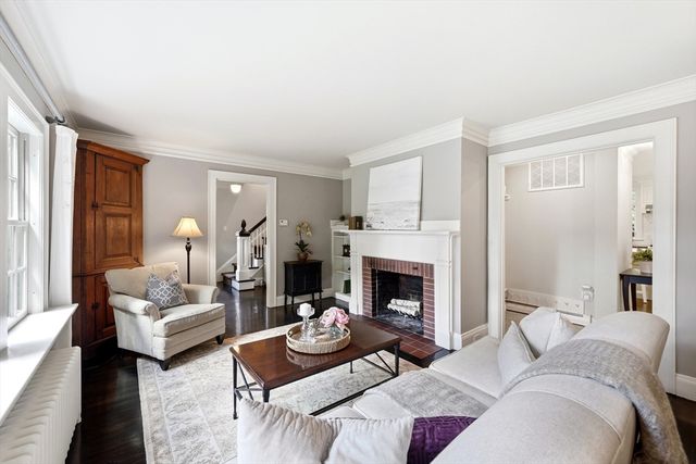 43 Hayes Ave, Lexington, MA 02420