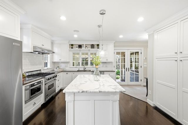 43 Hayes Ave, Lexington, MA 02420