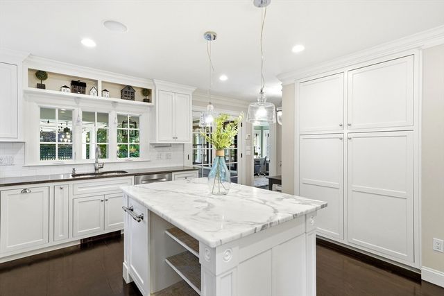 43 Hayes Ave, Lexington, MA 02420