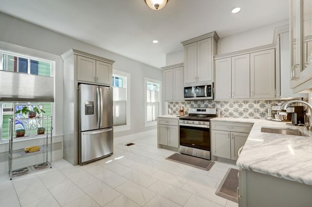 1717 Church Street, Galveston, TX 77550