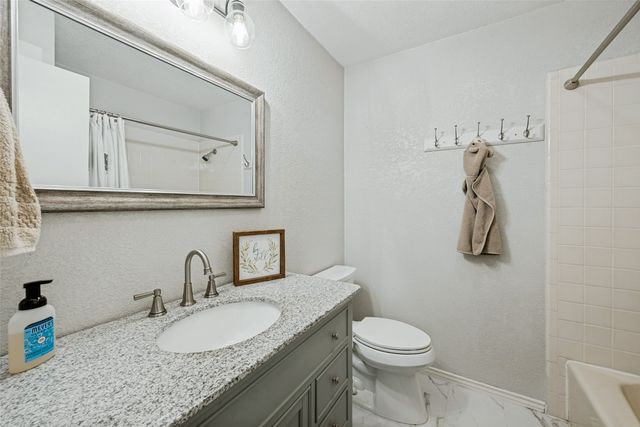2709 Edinboro Drive, Arlington, TX 76012