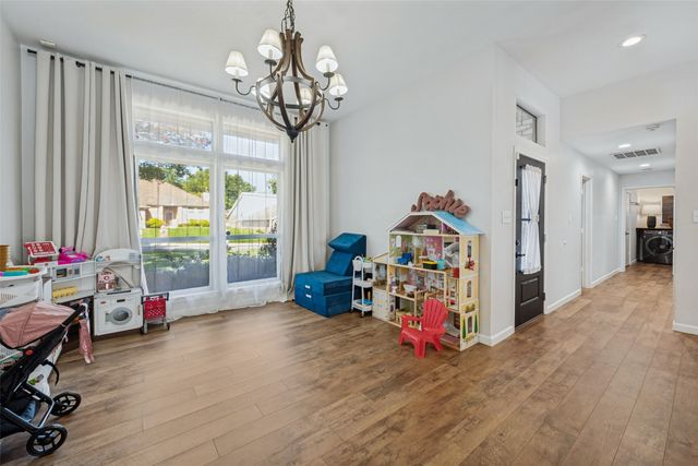 2709 Edinboro Drive, Arlington, TX 76012