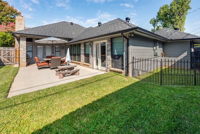 2709 Edinboro Drive, Arlington, TX 76012