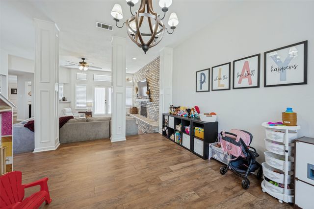 2709 Edinboro Drive, Arlington, TX 76012