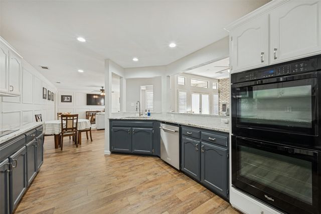 2709 Edinboro Drive, Arlington, TX 76012