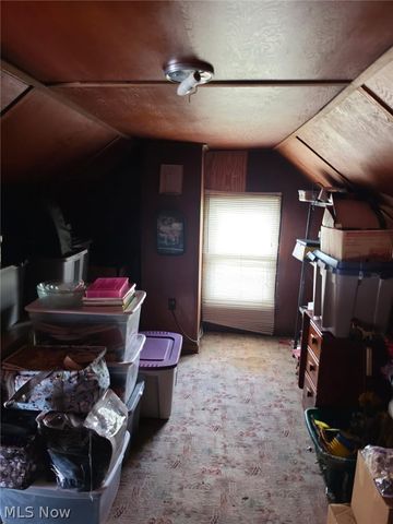966 W Hopocan Avenue, Barberton, OH 44203