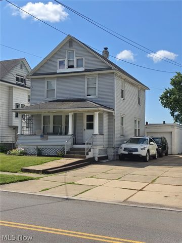 966 W Hopocan Avenue, Barberton, OH 44203