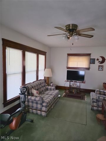 966 W Hopocan Avenue, Barberton, OH 44203