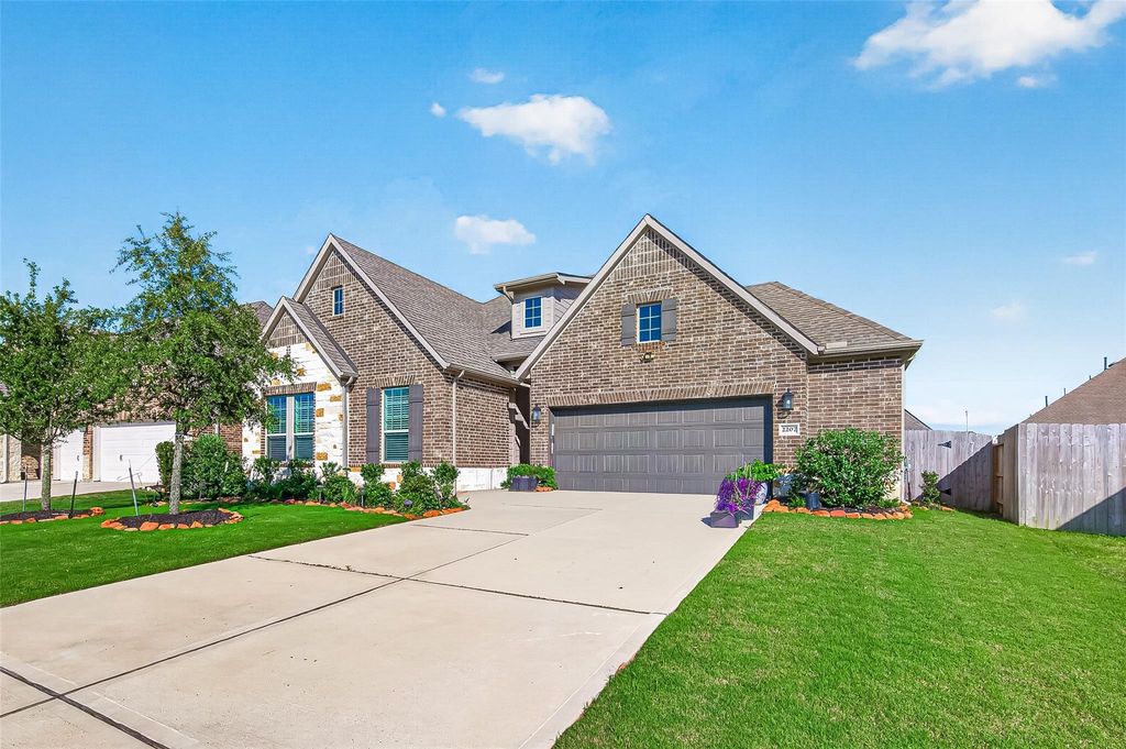 2207 Carrol Creek Drive, Richmond, TX 77469