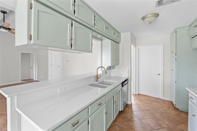 1106 Almond Drive, Mansfield, TX 76063