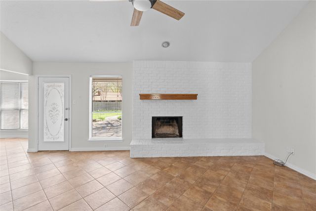 1106 Almond Drive, Mansfield, TX 76063