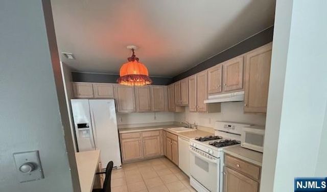 35 Chanda Court D035, Clifton, NJ 07012