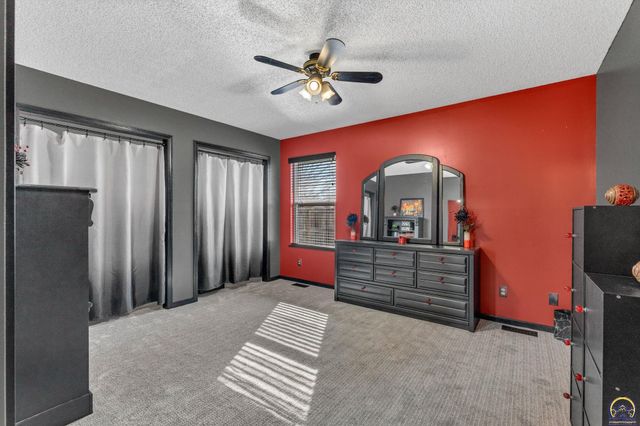 7413 SW 25th ST, Topeka, KS 66614