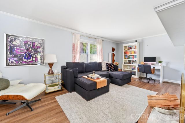 6220 Sharon Road, Charlotte, NC 28210