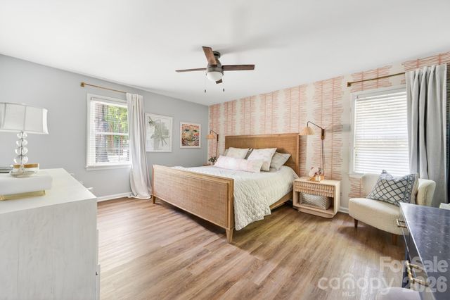 6220 Sharon Road, Charlotte, NC 28210