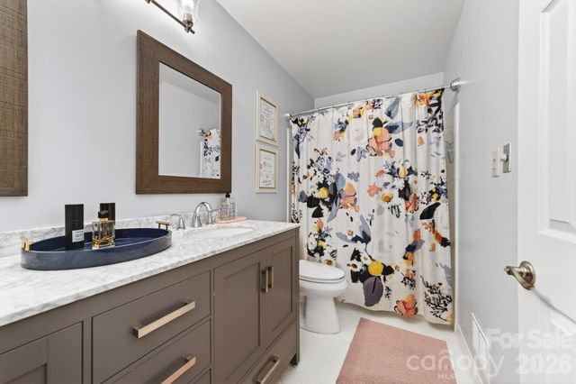 6220 Sharon Road, Charlotte, NC 28210