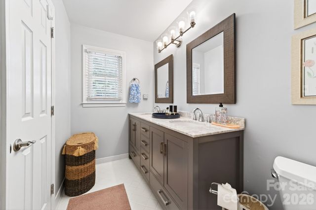 6220 Sharon Road, Charlotte, NC 28210