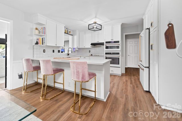 6220 Sharon Road, Charlotte, NC 28210