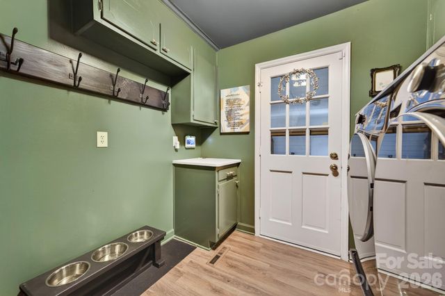 6220 Sharon Road, Charlotte, NC 28210