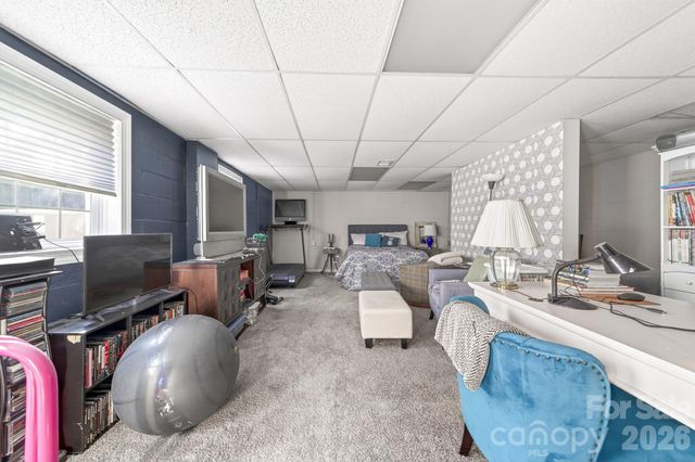 6220 Sharon Road, Charlotte, NC 28210