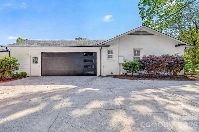 6220 Sharon Road, Charlotte, NC 28210