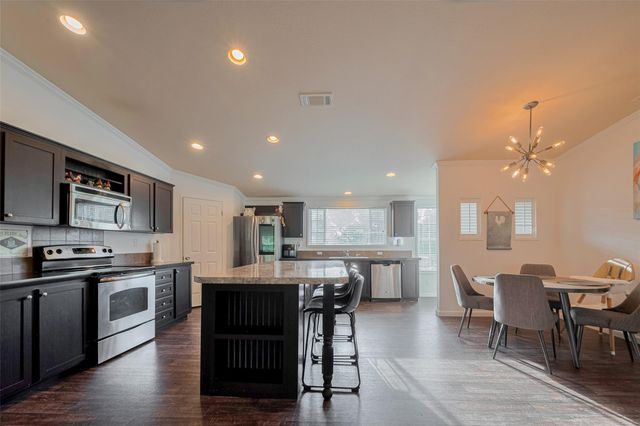 5526 State Hiway 90, Madisonville, TX 77864