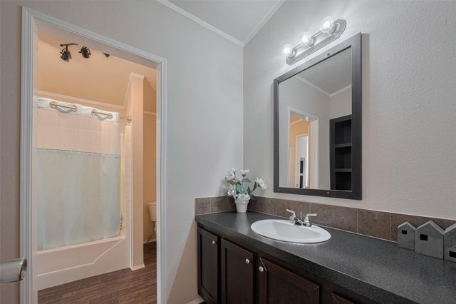 5526 State Hiway 90, Madisonville, TX 77864