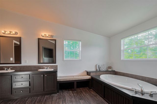 5526 State Hiway 90, Madisonville, TX 77864