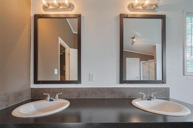 5526 State Hiway 90, Madisonville, TX 77864