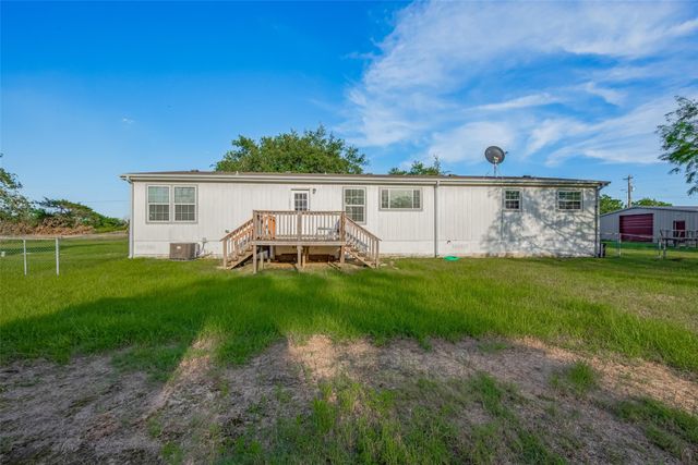 5526 State Hiway 90, Madisonville, TX 77864