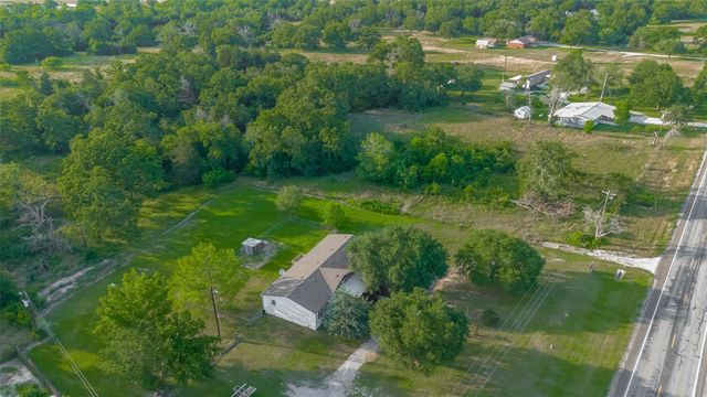 5526 State Hiway 90, Madisonville, TX 77864