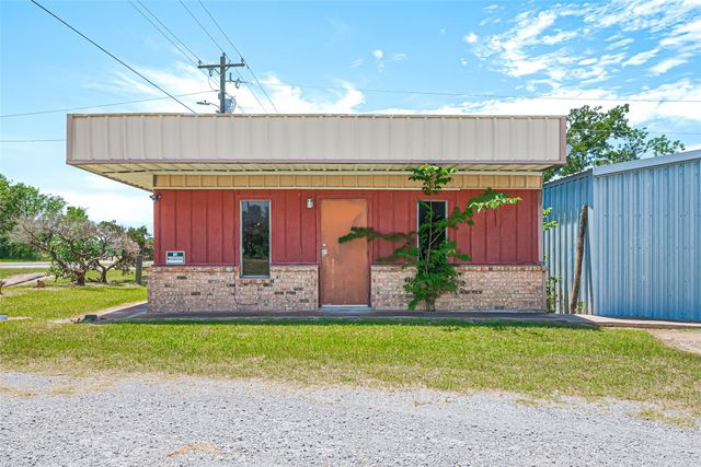 5526 State Hiway 90, Madisonville, TX 77864