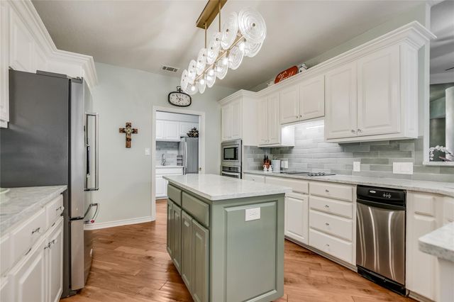 501 Sombrero, Horseshoe Bay, TX 78657