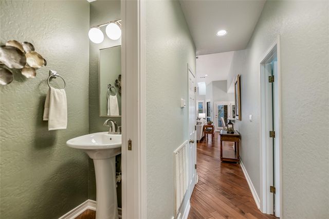 501 Sombrero, Horseshoe Bay, TX 78657