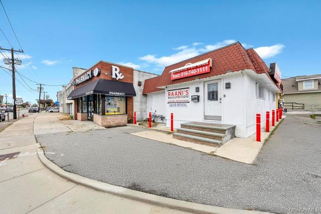 51 N Broadway, Hicksville, NY 11801