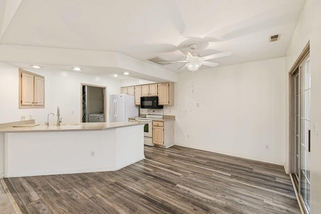 3187 Pine Manor Boulevard, Grove City, OH 43123