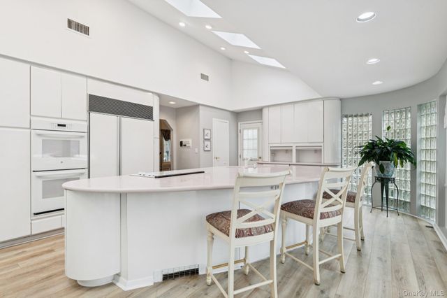 16 Fox Hollow Ridings Road, Northport, NY 11768