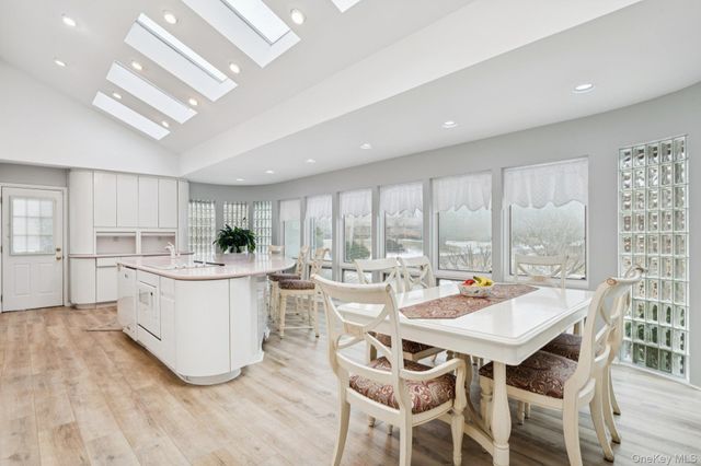 16 Fox Hollow Ridings Road, Northport, NY 11768