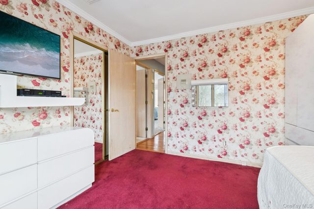 16 Fox Hollow Ridings Road, Northport, NY 11768