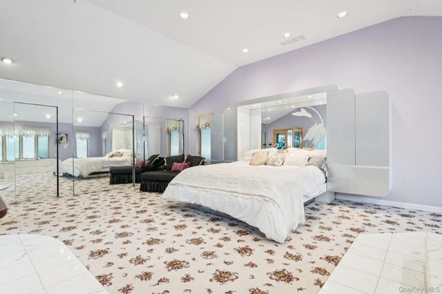 16 Fox Hollow Ridings Road, Northport, NY 11768