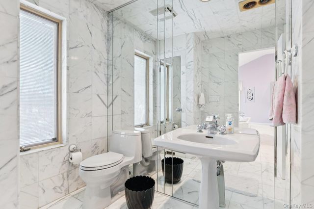 16 Fox Hollow Ridings Road, Northport, NY 11768