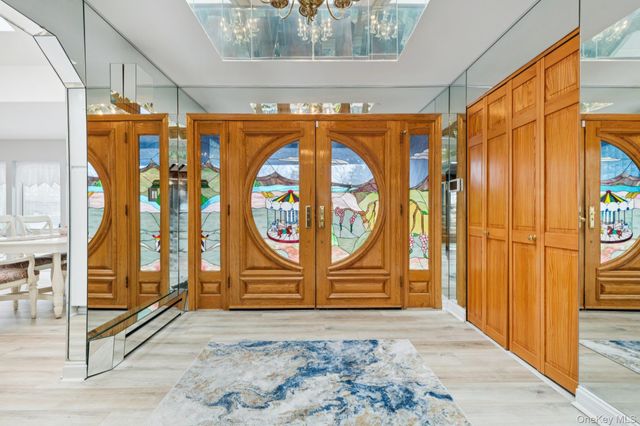 16 Fox Hollow Ridings Road, Northport, NY 11768