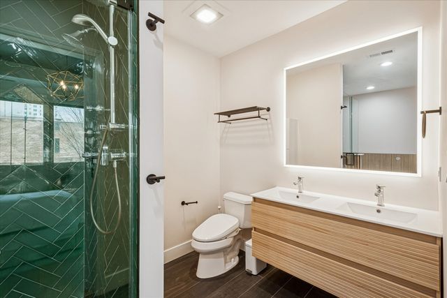 1600 S Wabash Avenue 2E, Chicago, IL 60616