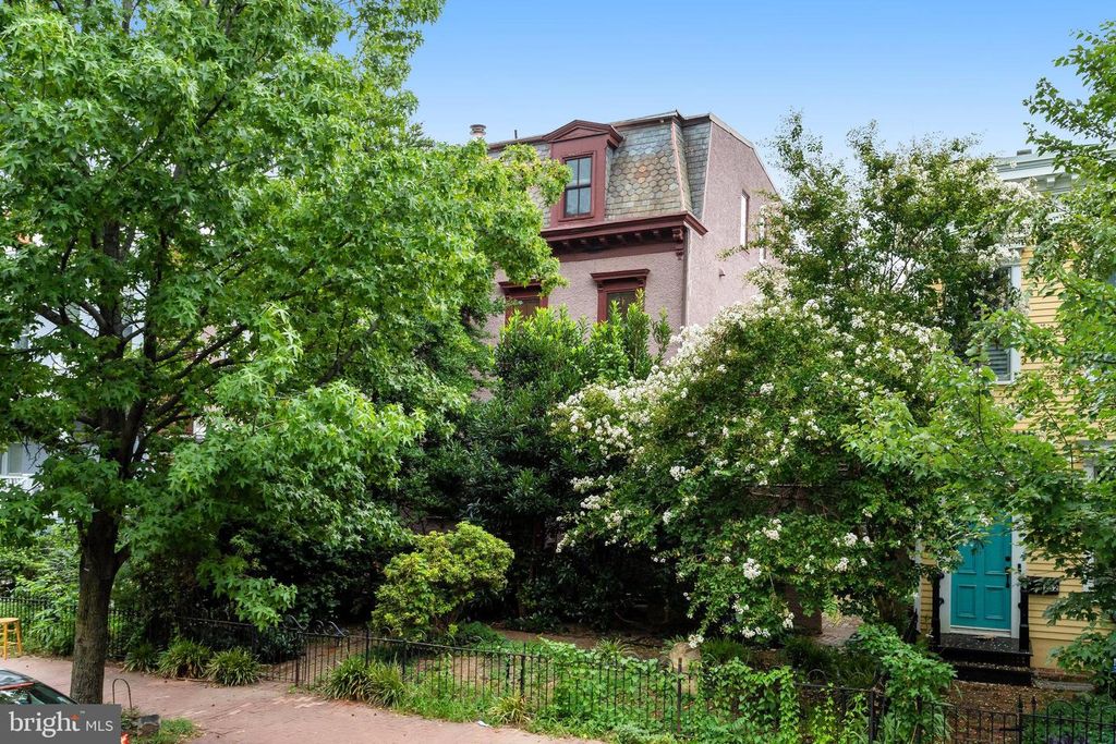 228 9TH ST SE, Washington, DC 20003