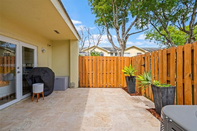 11845 SW 100th St ., Miami, FL 33186