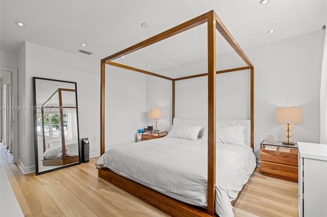 11845 SW 100th St ., Miami, FL 33186